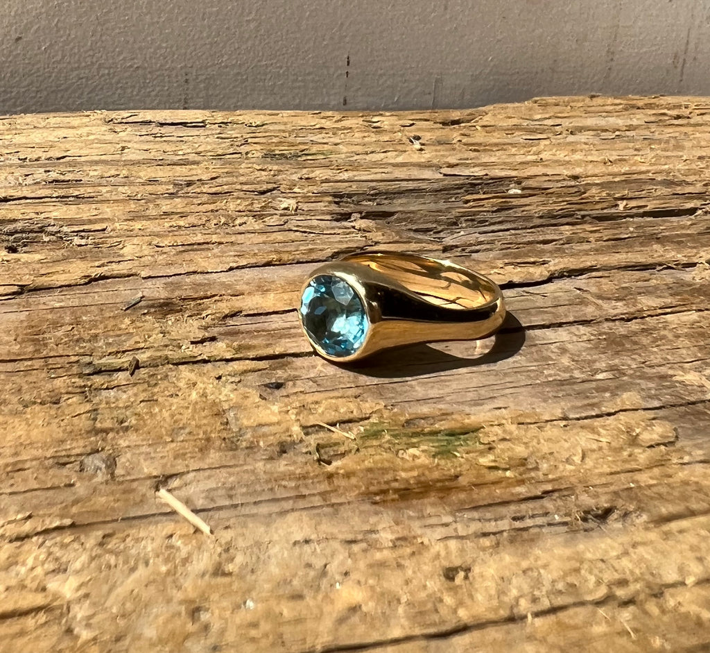 14k Yellow Gold Blue Topaz Ring
